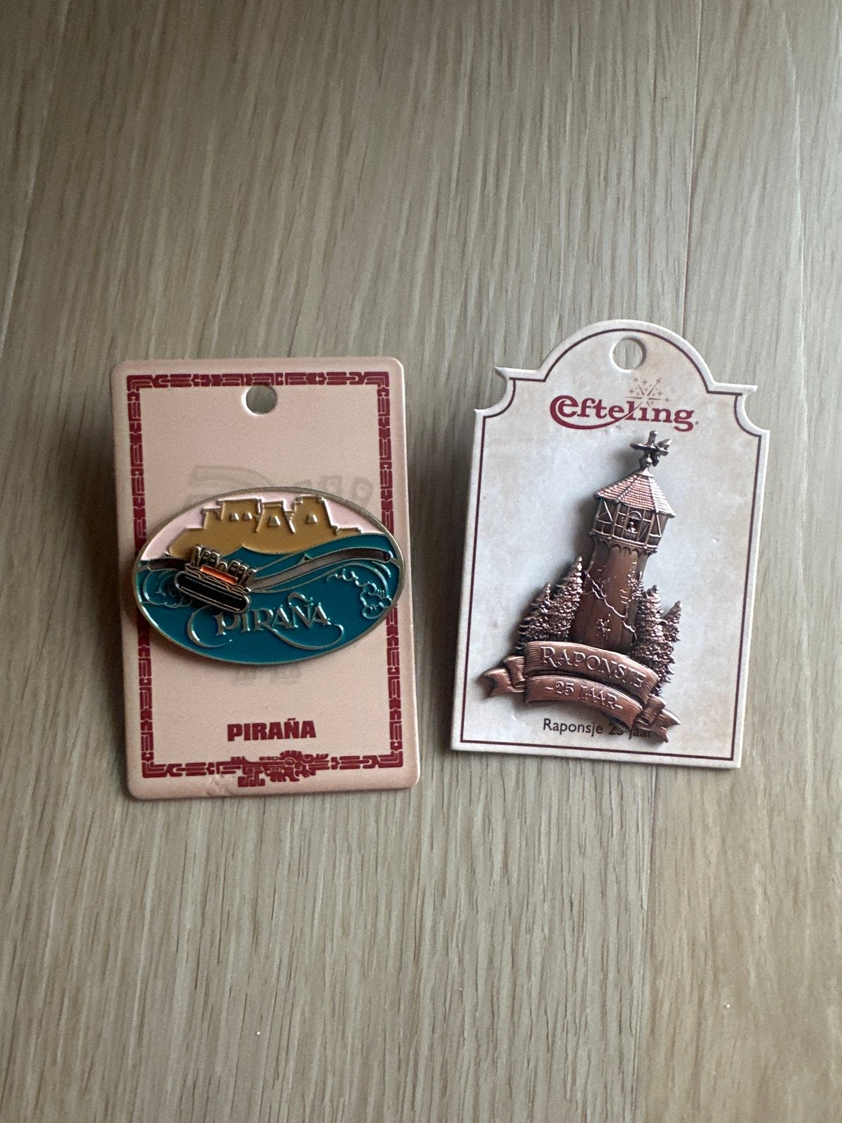 Efteling Piraña en Raponsje pins - Nieuw, Verzamelen, Efteling, Ophalen of Verzenden, Nieuw, Button of Speldje