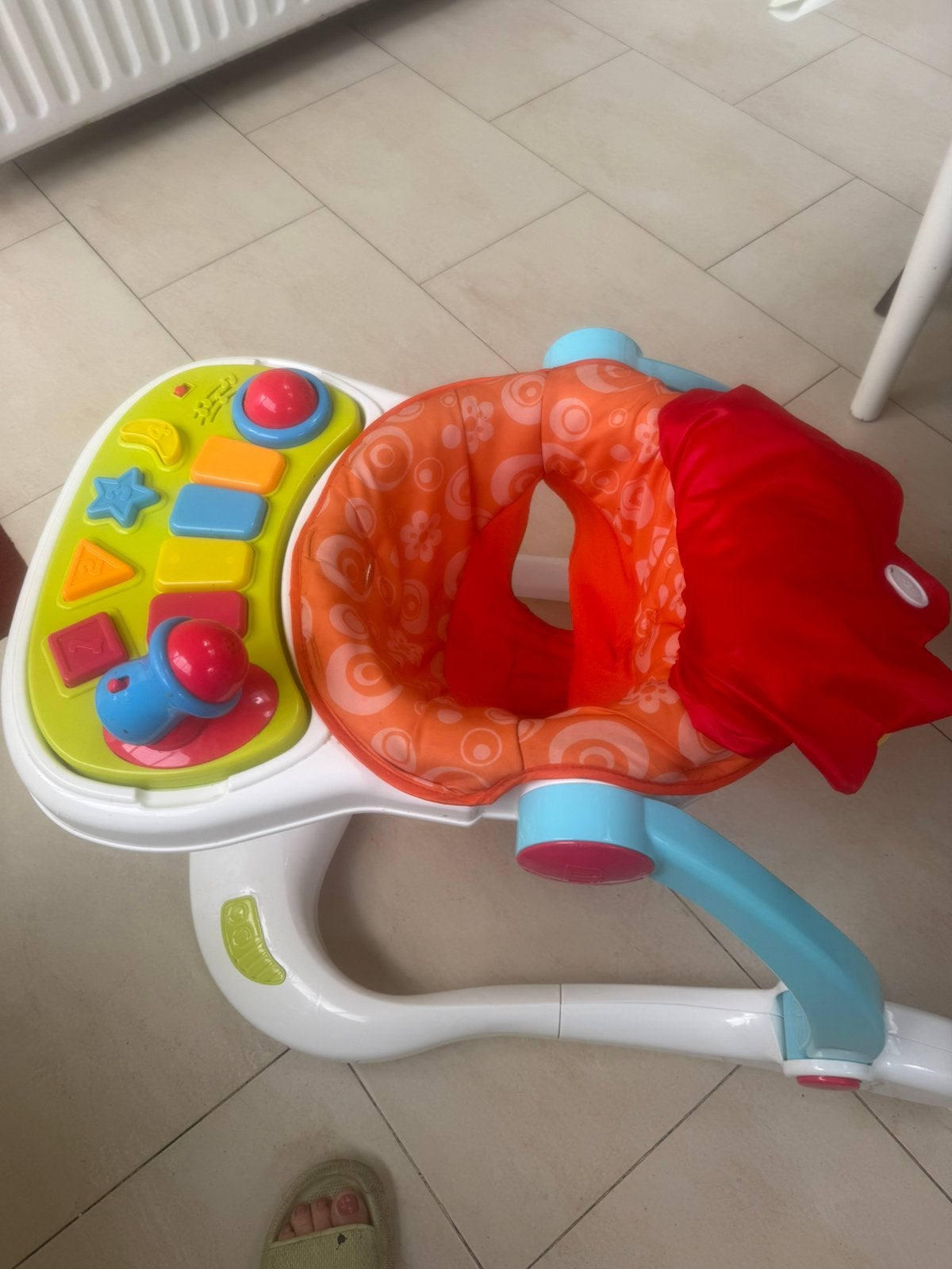 Babyloopstoeltje met willetjes bijn nieuwe !!!!, Ophalen of Verzenden, Zo goed als nieuw