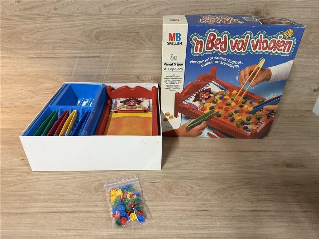 Een bed vol vlooien - s3230, Verzenden, Zo goed als nieuw