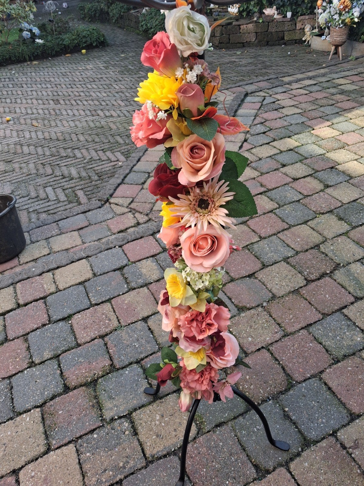 Grote zware kandelaar met bloemdecoratie, Ophalen, Gebruikt, Zwart, Metaal