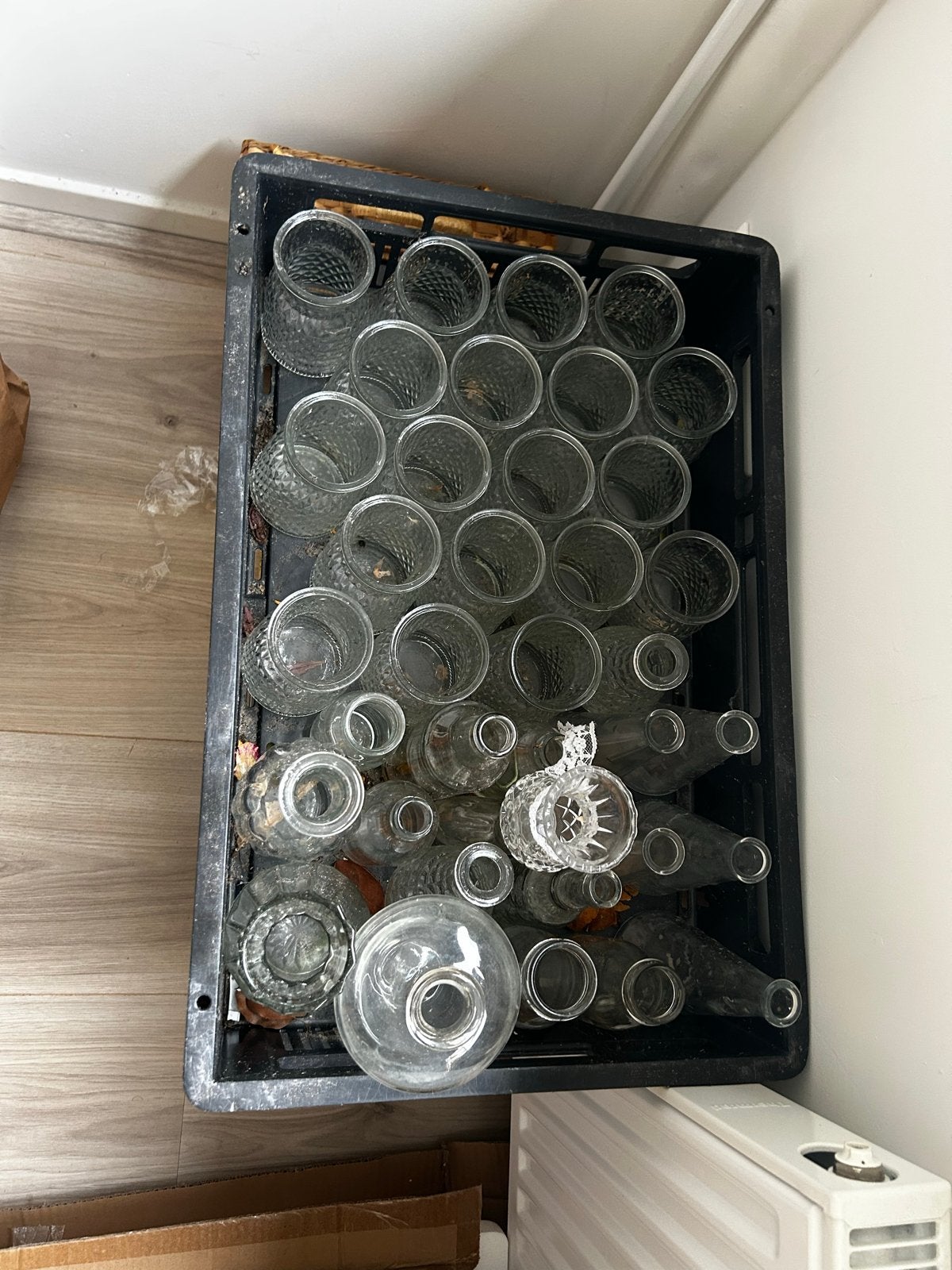 Grote partij glazen vazen en potjes, Ophalen