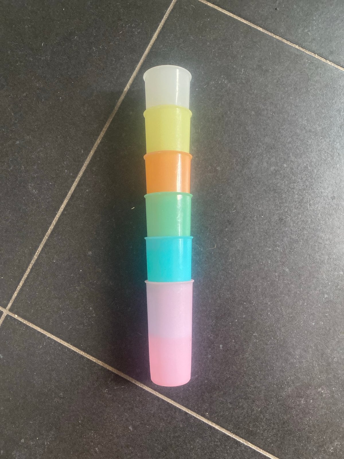 Tupperware bekers set van 6 - Diverse kleuren, Ophalen, Gebruikt, Overige kleuren, Beker of Kan