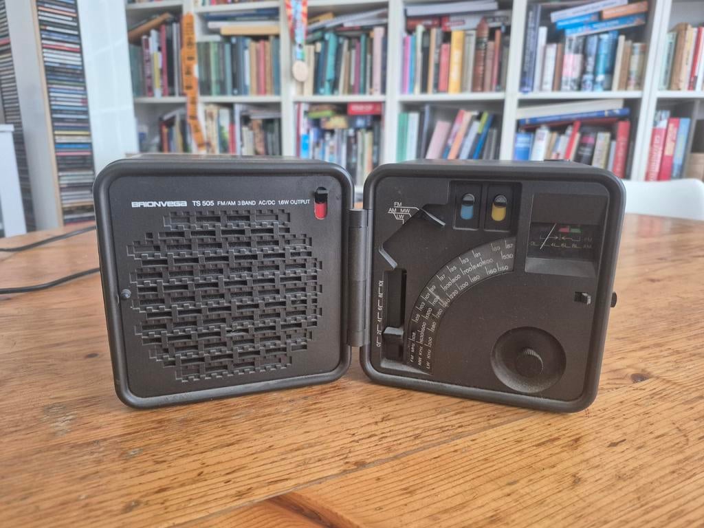Brionvega TS505a vintage design radio – Italiaans space age, Ophalen of Verzenden, Zo goed als nieuw, Radio