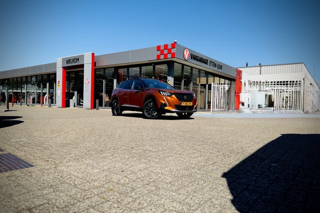Peugeot 2008 1.2 155PK GT Pack | PANO | STOELVERWARMING | 3D, Auto's, 12 maanden, Gebruikt, Euro 6, Leder en Stof