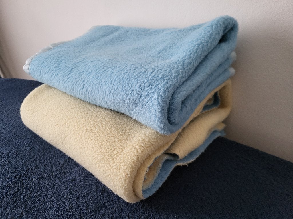 2 baby/kinder dekentjes, Gebruikt, Overige kleuren, Deken of Dekbed, Verzenden