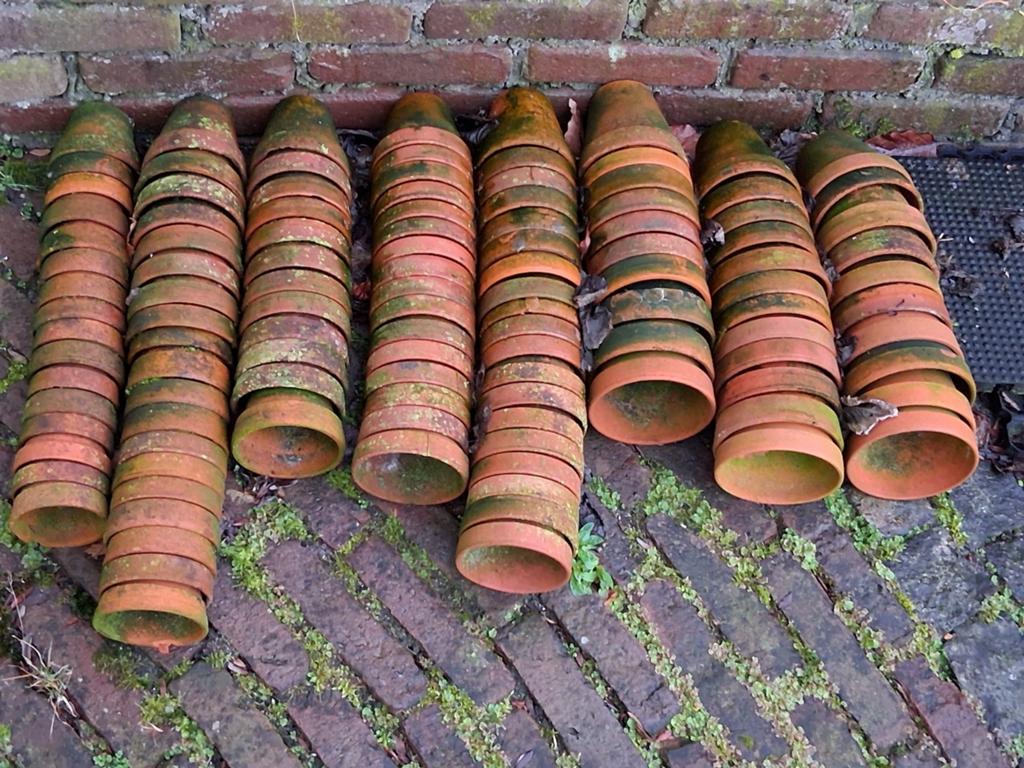 140 aardewerkpotjes of een gedeelte (bv. voor cactus), Kunststof, Rond, Ophalen of Verzenden, Minder dan 40 cm