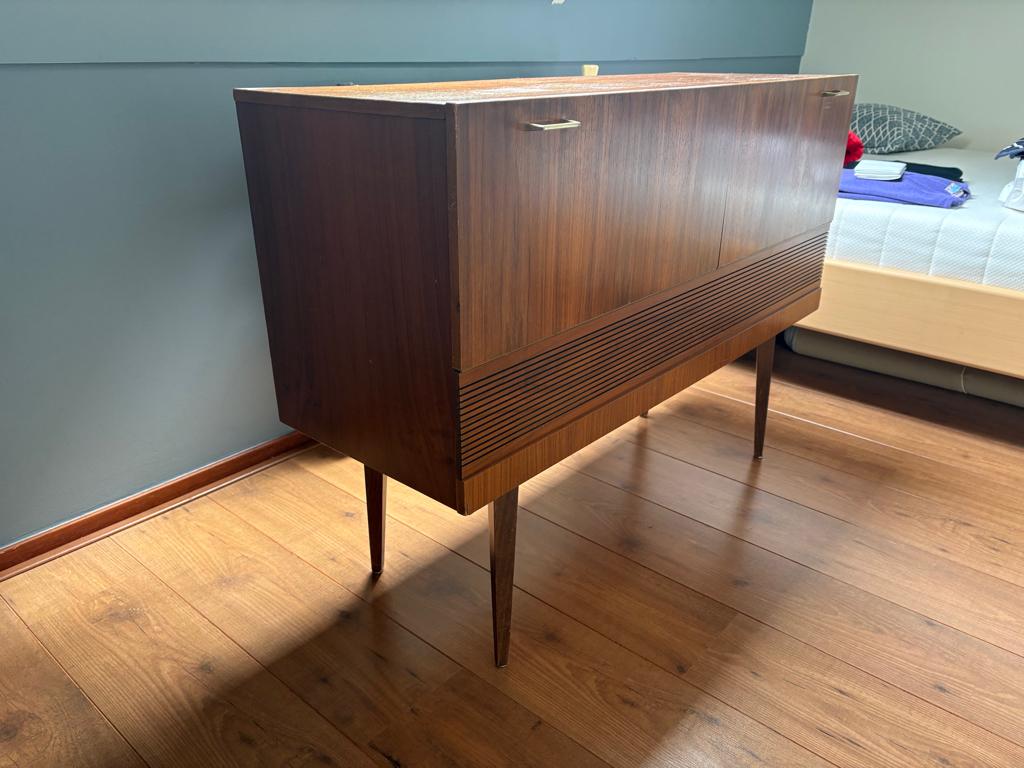 Vintage platenspeler-kast, Ophalen
