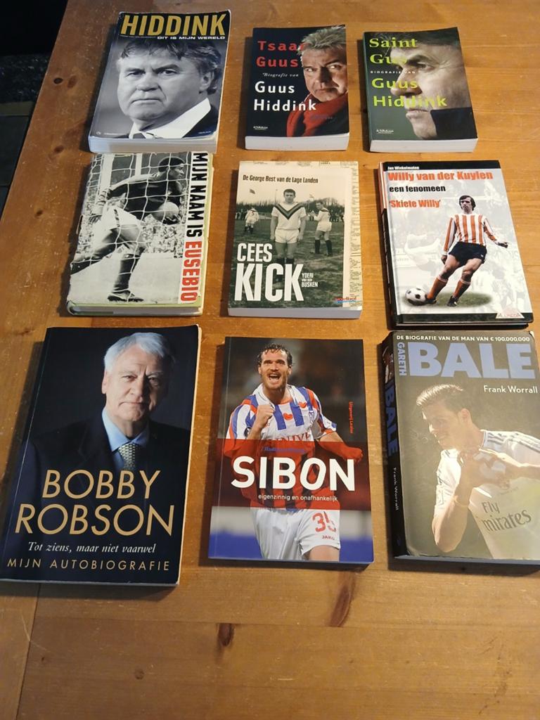 BIOGRAFIEËN VOETBAL 3 EURO PER STUK 4 VOOR 10 EURO, Ophalen of Verzenden, Zo goed als nieuw, Sport
