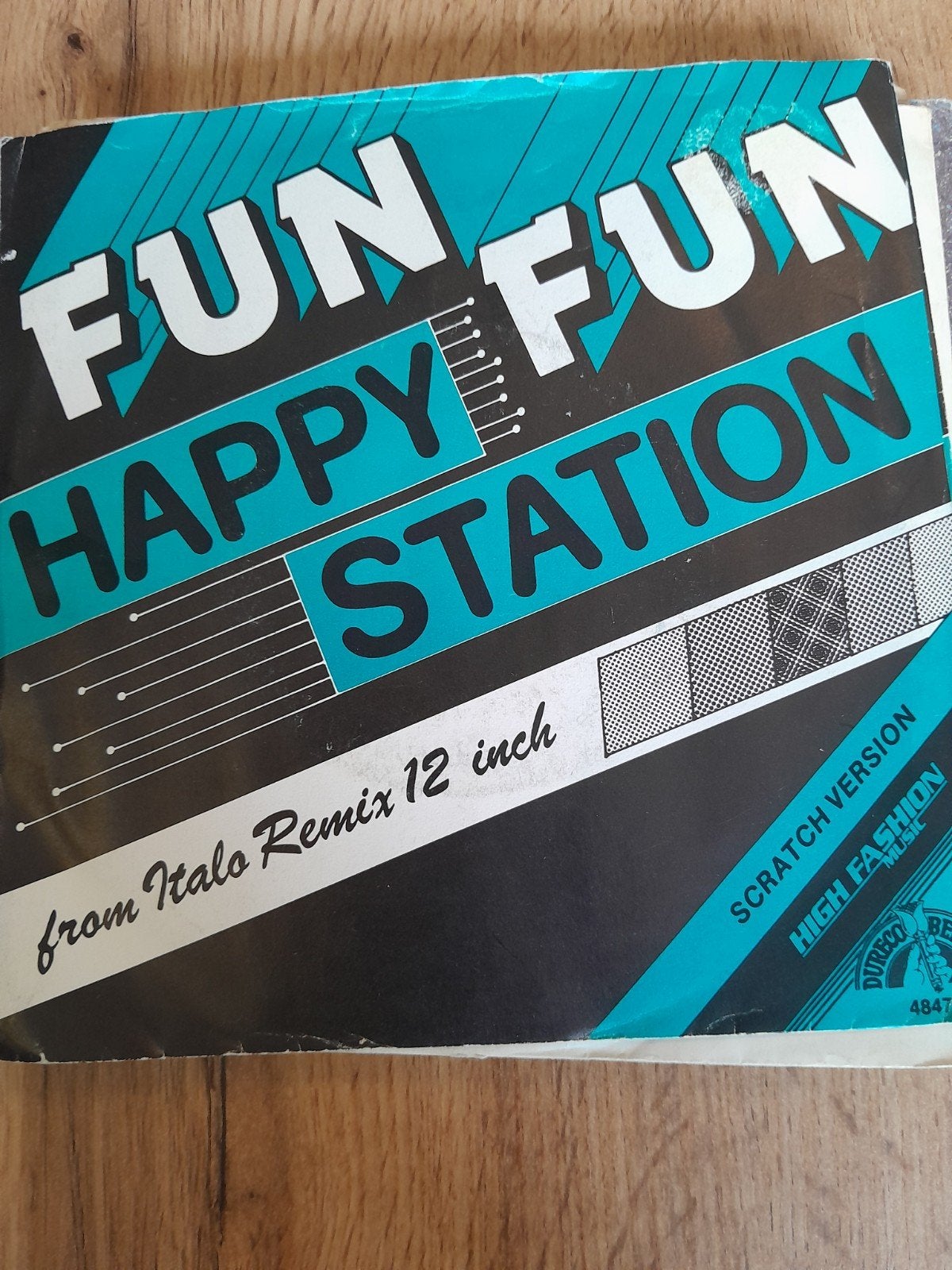 happy station 7inch fun fun, Cd's en Dvd's, Ophalen of Verzenden, Zo goed als nieuw, Pop