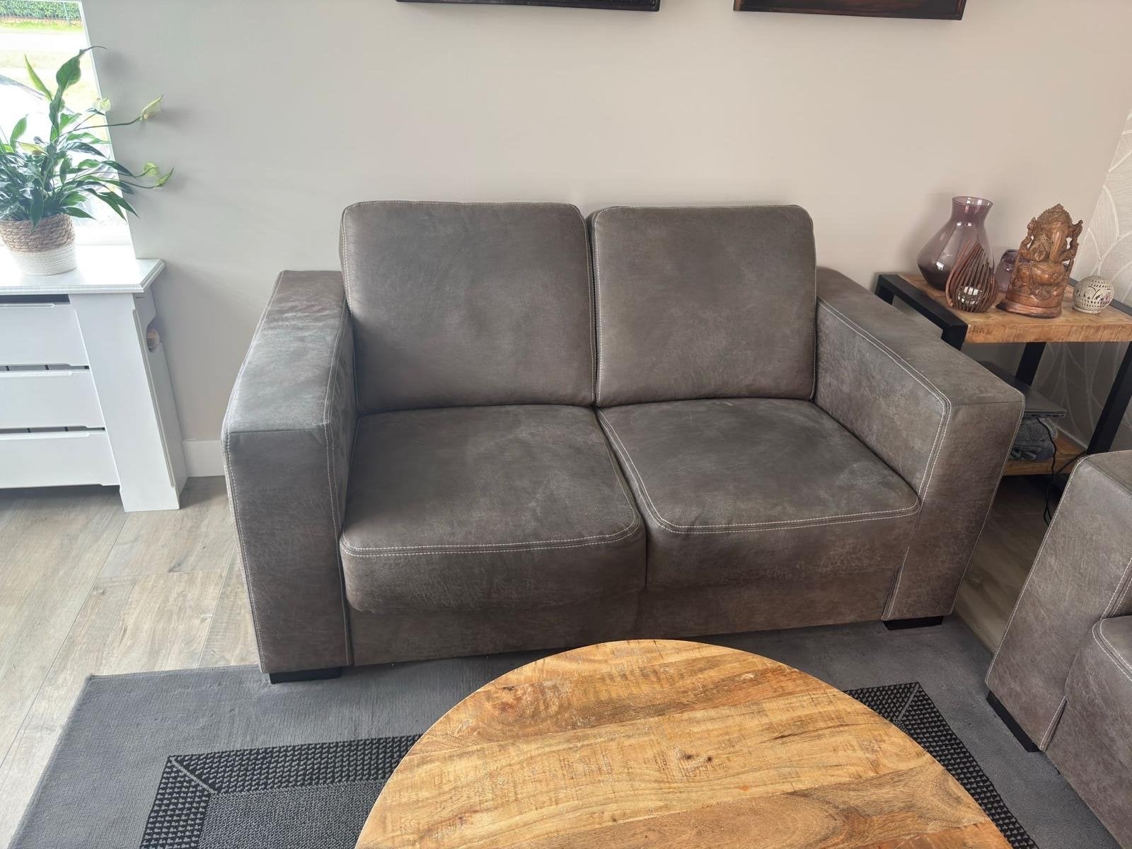Comfortabele 2-zitsbank in taupekleur, Ophalen, Gebruikt, 150 tot 200 cm, Tweepersoons