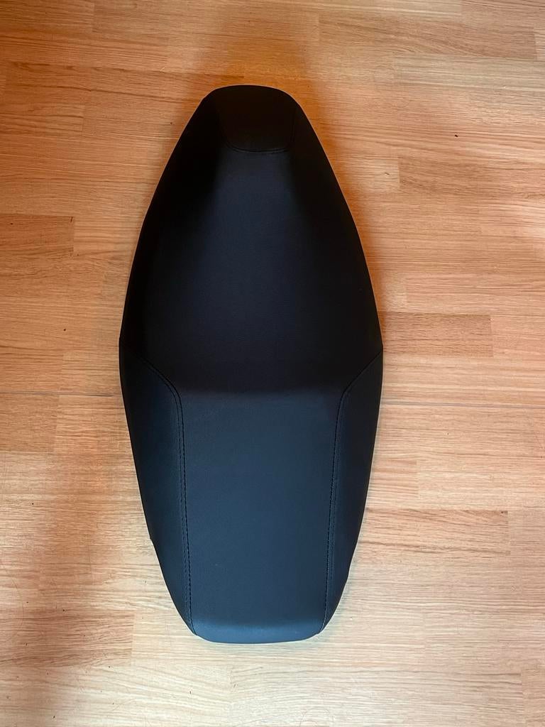 Kymco Agility City Zadel - Zo goed als nieuw, Fietsen en Brommers, Brommeronderdelen | Scooters, Ophalen, Zo goed als nieuw, Zadel