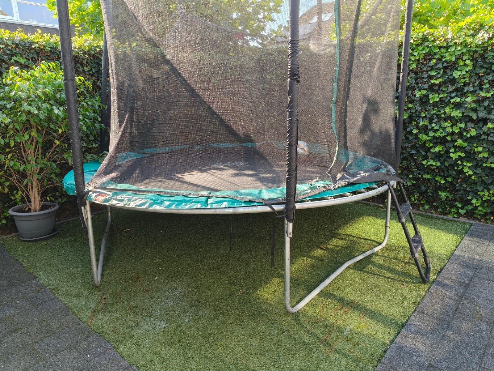 BERG Trampoline met veiligheidsnet en ladder, Ophalen of Verzenden, Gebruikt