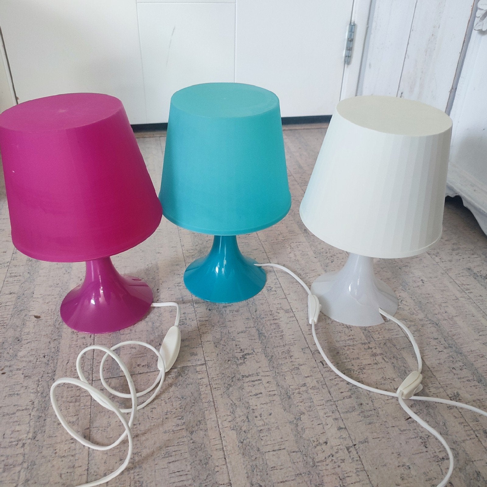 IKEA LAMPAN Tafellamp in Fuchsia, Turquoise of Wit, Blauw, Ophalen of Verzenden, Kunststof, IKEA