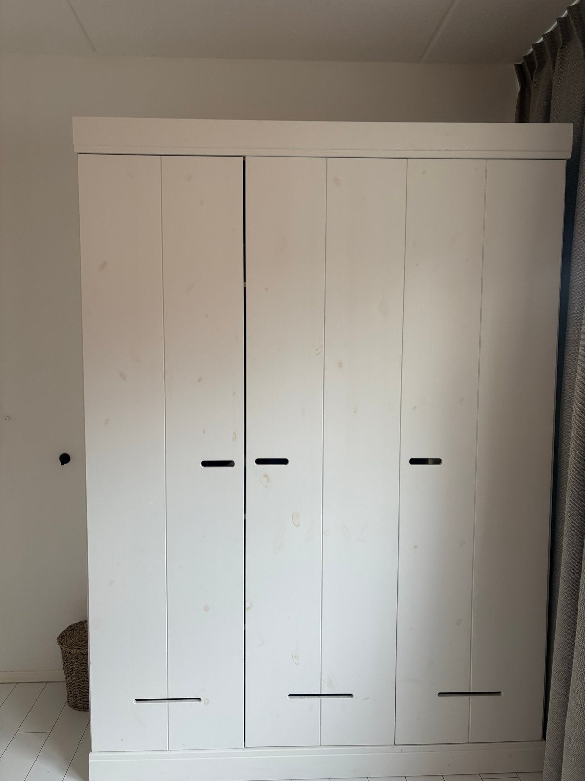 WOOOD Kledingkast - Wit, 3-deurs met spiegel, Ophalen, Gebruikt, 100 tot 150 cm, 150 tot 200 cm
