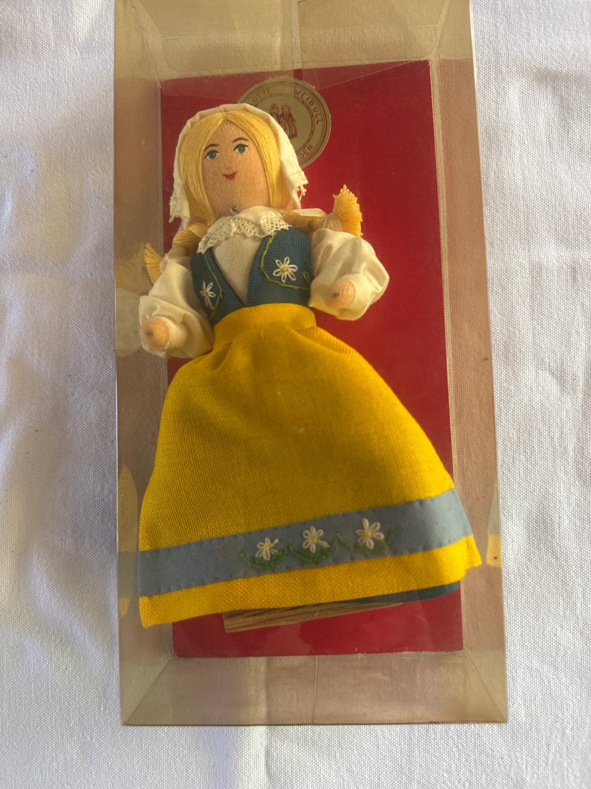 Vintage Zweedse pop in traditionele klederdracht, Ophalen, Zo goed als nieuw, Overige typen