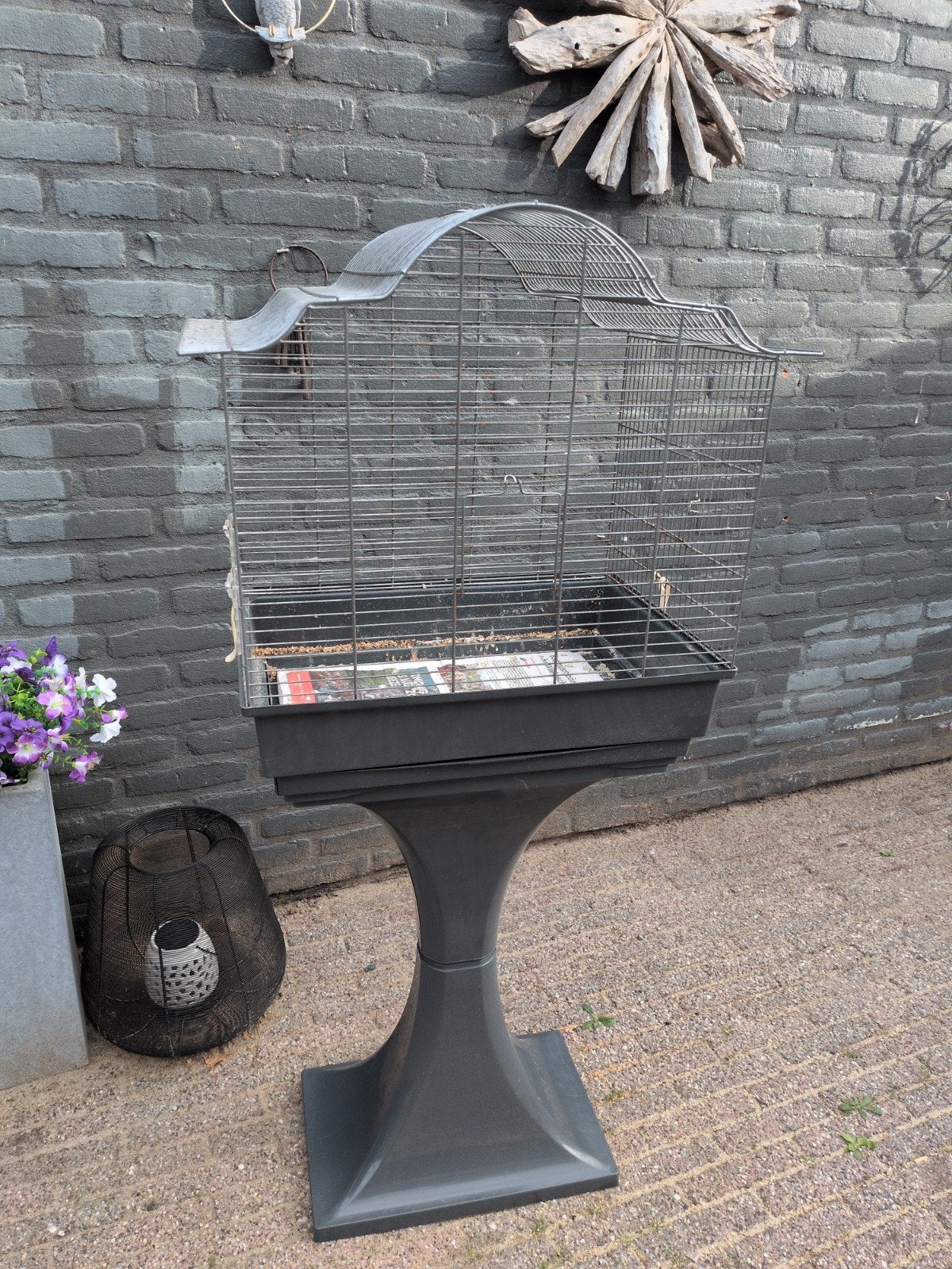 Vogelkooi met standaard te koop vogel kooi, Dieren en Toebehoren, Vogels | Hokken en Kooien, Ophalen, Gebruikt, Metaal, Vogelkooi