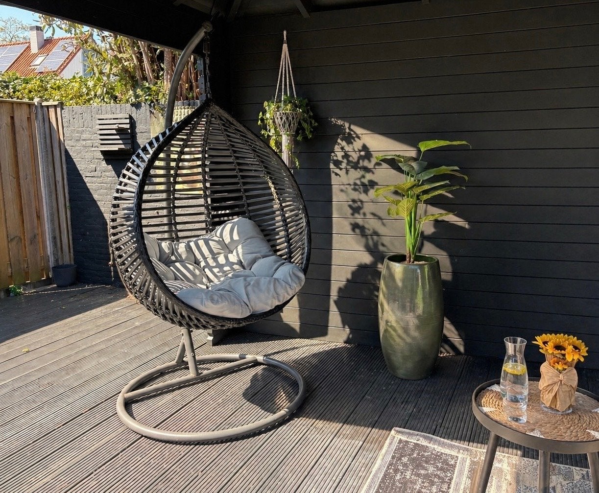 Comfortabele Wicker Hangstoel met Kussen - Zo goed als nieuw, Tuin en Terras, Ophalen, Zo goed als nieuw, Wicker