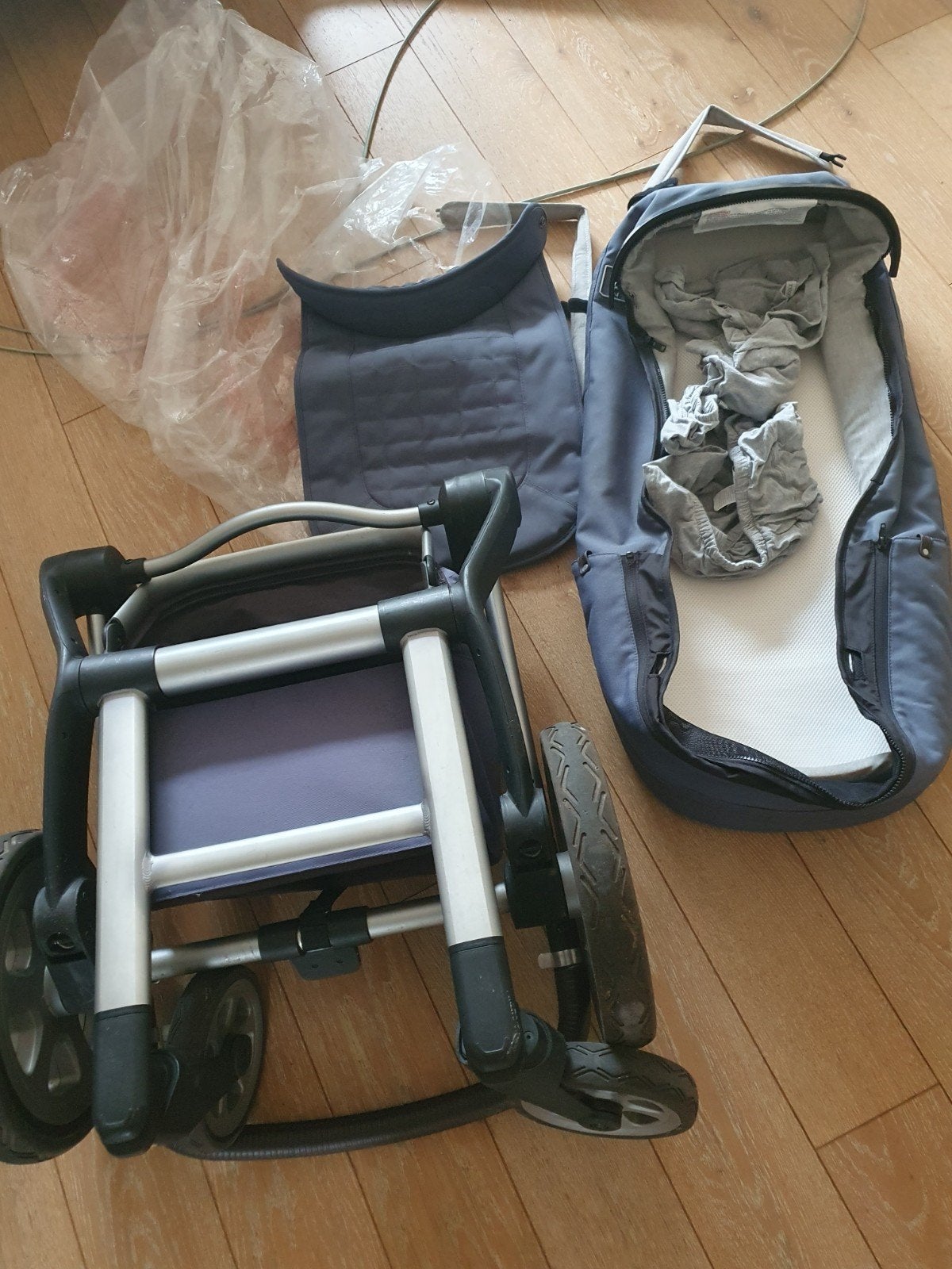 Joolz Geo Kinderwagen - Blauw/Grijs, Kinderen en Baby's, Kinderwagens en Combinaties, Gebruikt, Combiwagen, Met reiswieg, Ophalen