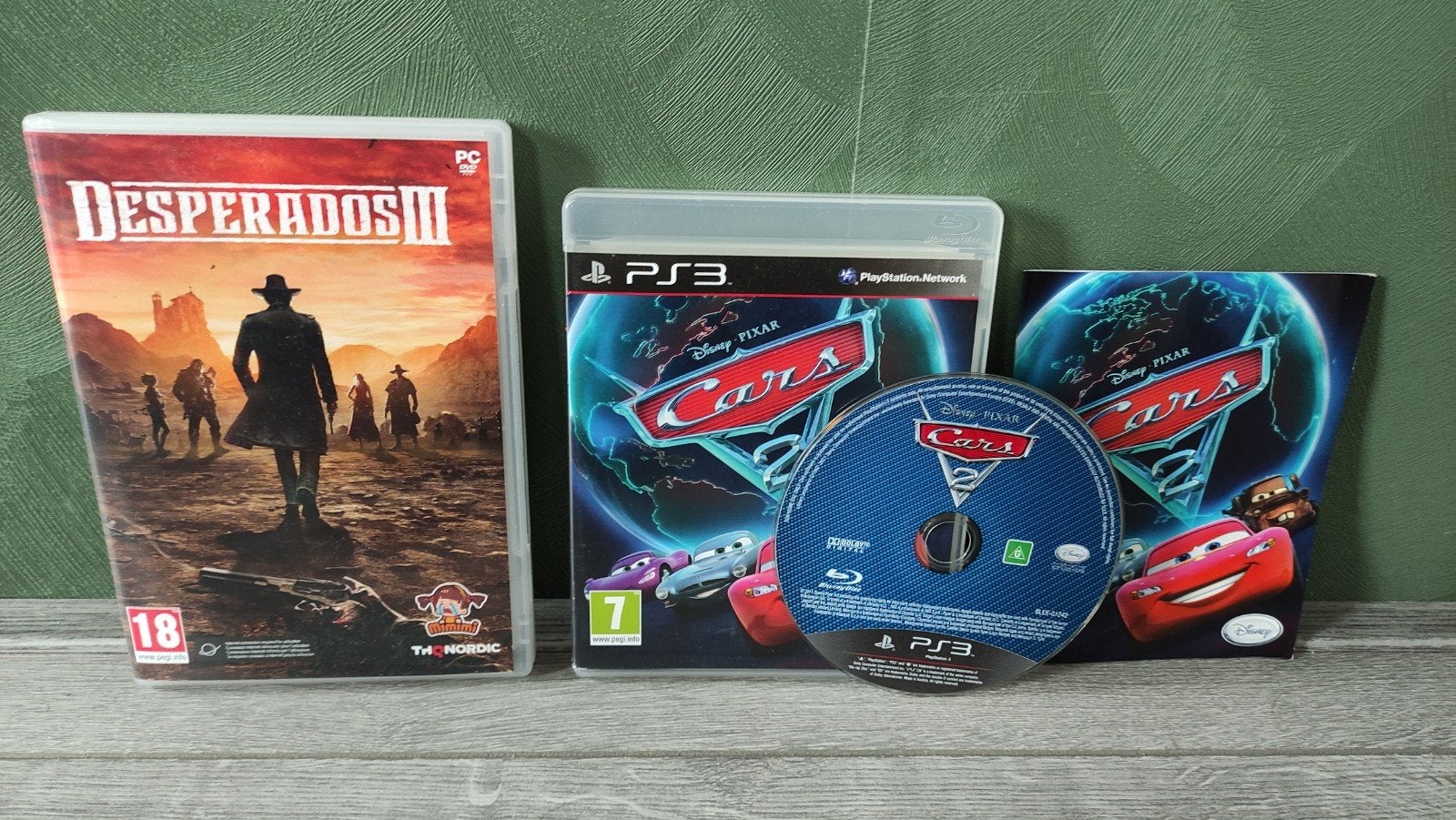 Cars 2 ps3 en gratis desperados 3 pc game, 3 spelers of meer, Ophalen of Verzenden, Zo goed als nieuw, Vanaf 3 jaar