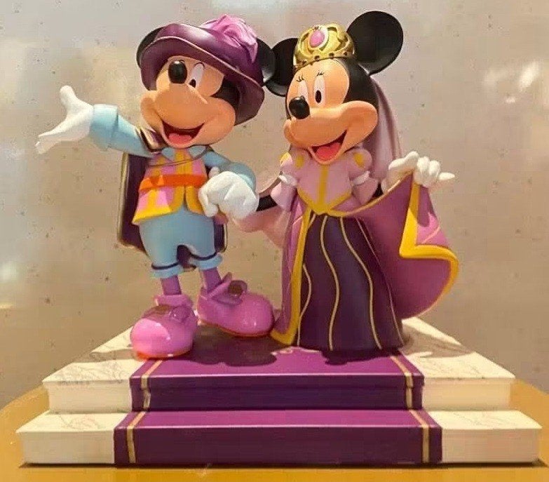 Disneyland hotel beeldje Mickey en Minnie, Ophalen of Verzenden, Mickey Mouse, Nieuw, Beeldje of Figuurtje