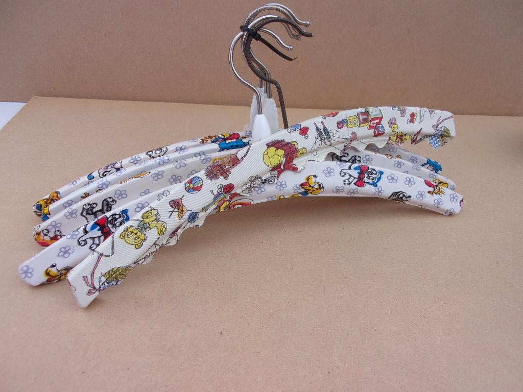 5 Kinder Kleerhangers  (DISNEY)  Jaren '50, Antiek en Kunst, Ophalen of Verzenden