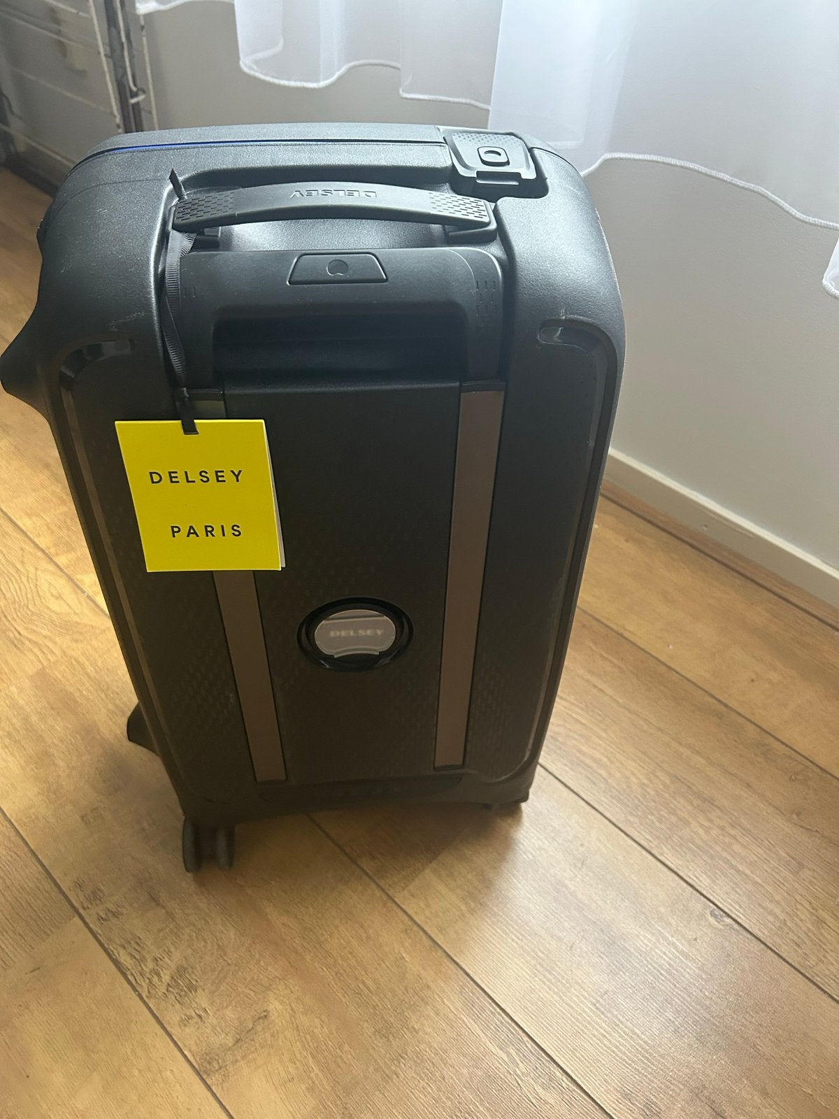 Delsey Paris handbagage koffer - Nieuw, 50 tot 60 cm, Hard kunststof, Ophalen of Verzenden, 35 tot 45 cm