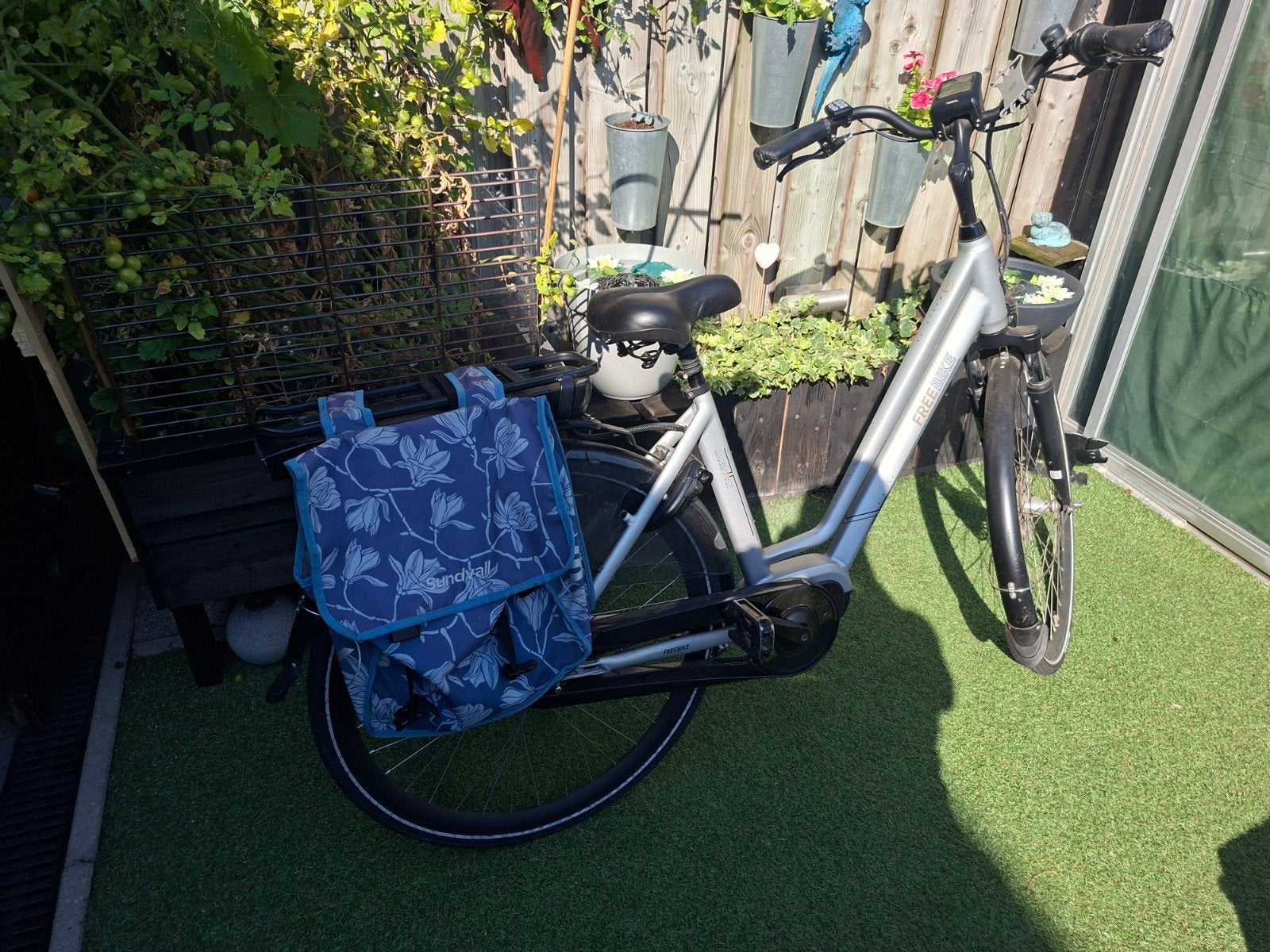 Freebike manhattan 50cm, Zo goed als nieuw, 47 tot 51 cm, 50 km per accu of meer, Ophalen