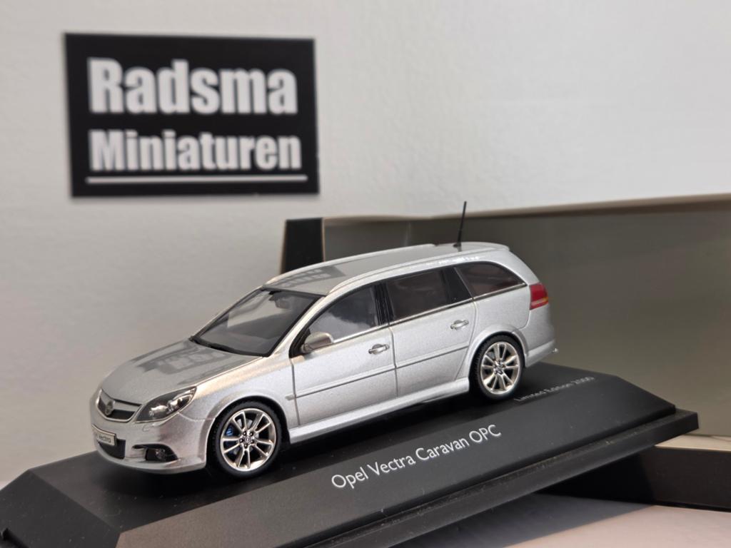 Opel Vectra C facelift Caravan OPC - Silver - 1:43 Schuco, Auto, Ophalen of Verzenden, Zo goed als nieuw, Schuco