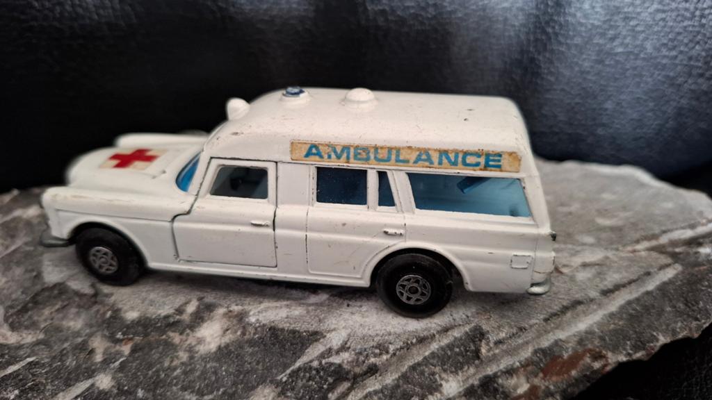 Ambulance Mercedes, Ophalen of Verzenden, Gebruikt, Auto