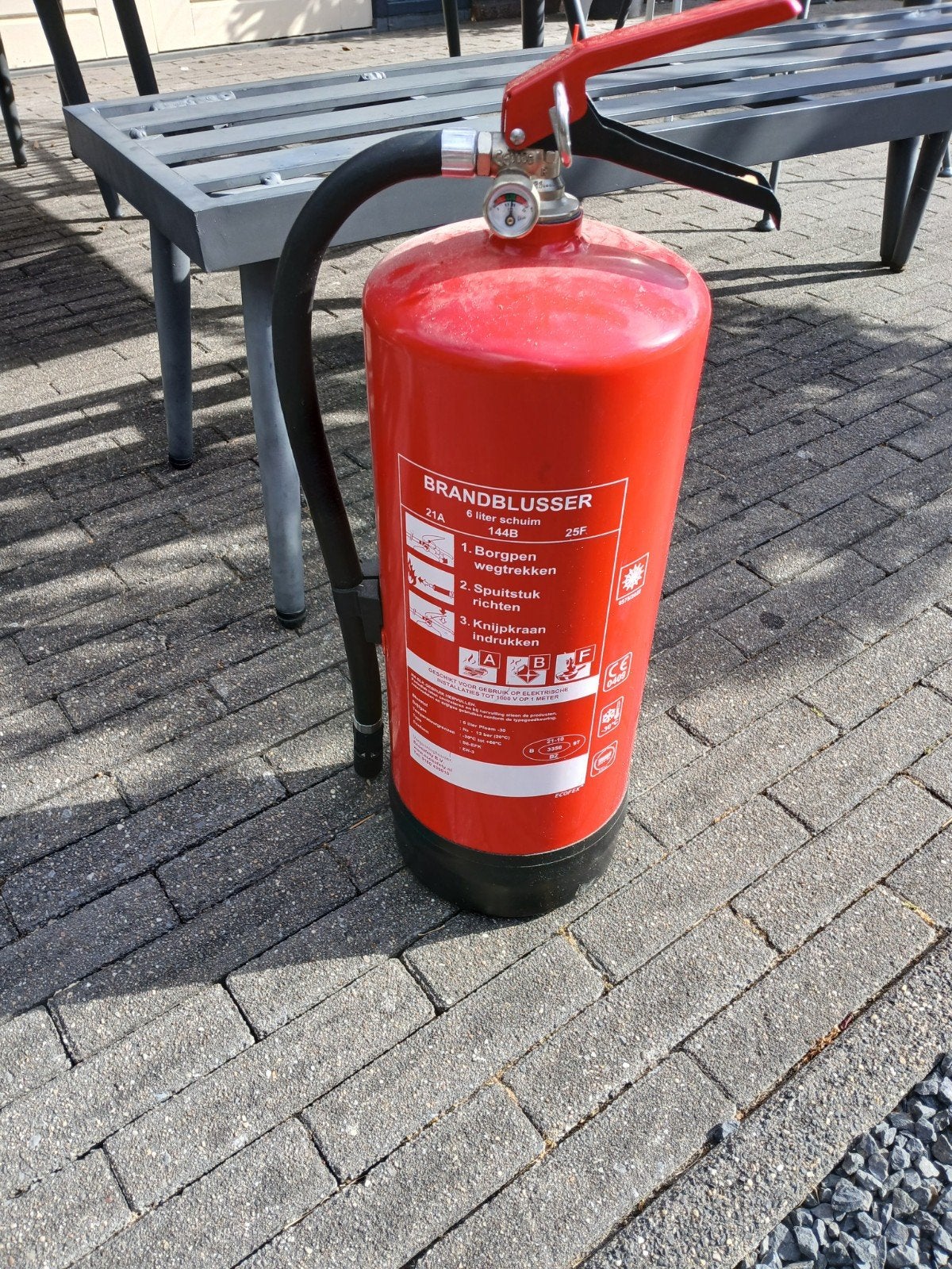Brandblusser, Ophalen, Brandblusser