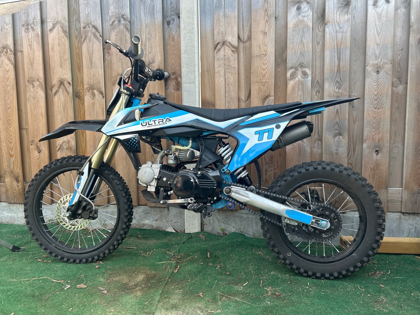 Groot model pitbike 17/14 inch - rijdt, remt, schakelt goed, Ophalen, Gebruikt, Schijfrem, Pitbike