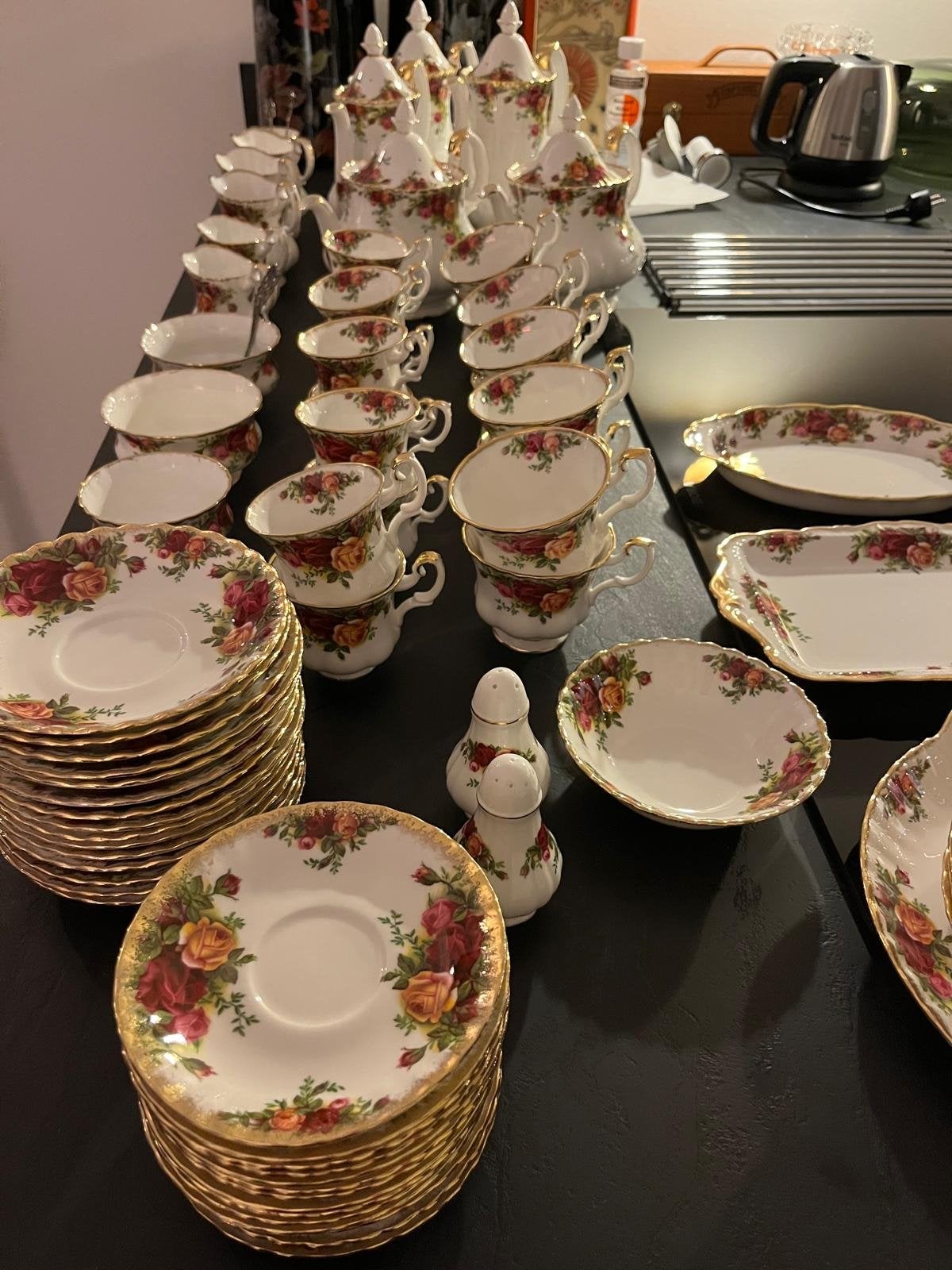 Jaren 60 aangeschaft  Royal Albert Old Country Roses servies, Gebruikt, Klassiek, Ophalen of Verzenden, Royal Albert