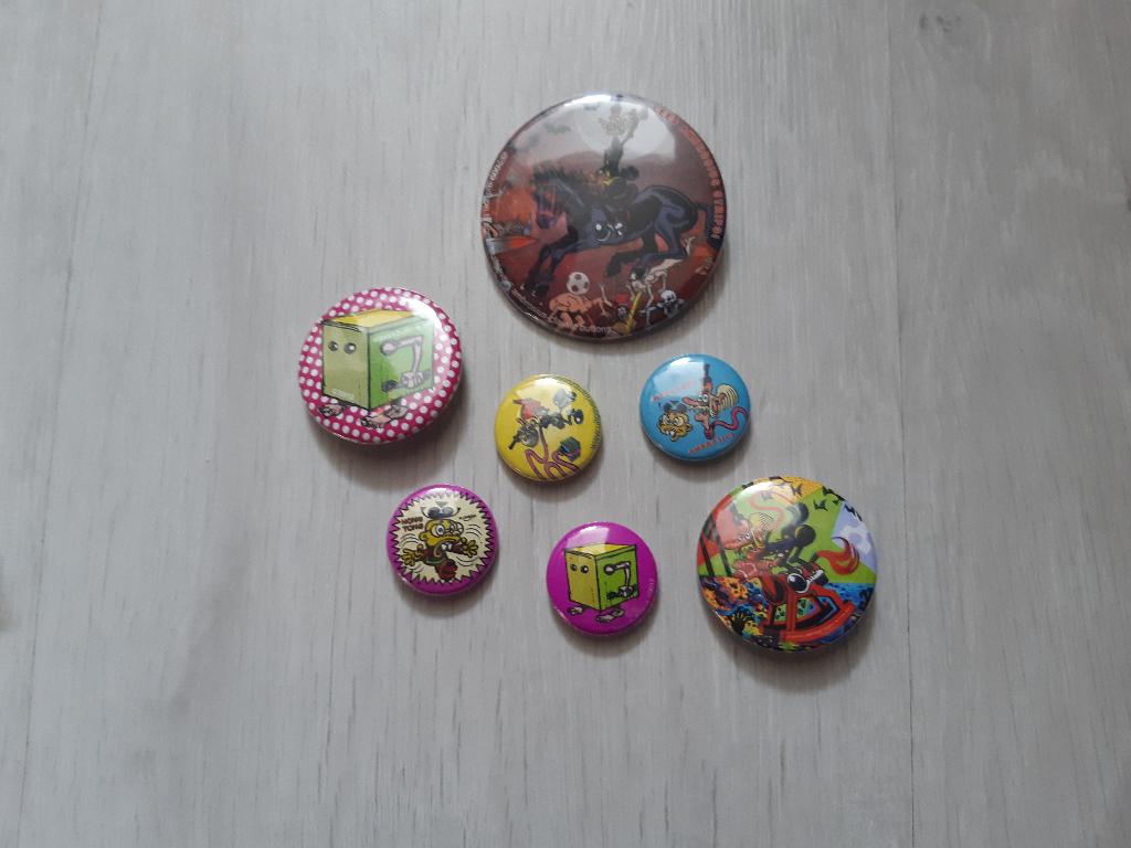 Button set van de strip Ambrosius : Uitgeverij Ambrosius, Meerdere comics, Verzenden, Gelezen, Europa