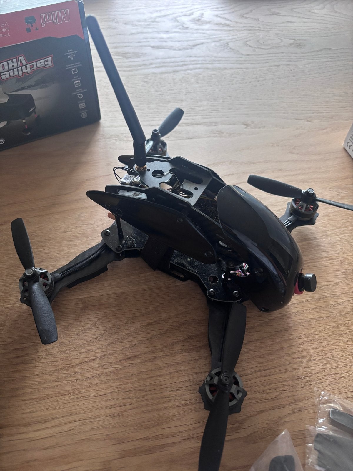 Race drone met afstandsbediening en extra accu's, 250 tot 900 gram, Gebruikt, Basiskwaliteit, 100 tot 1000 meter