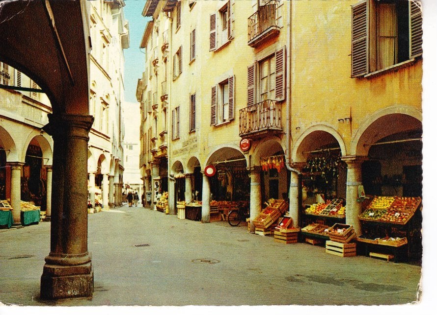 Zwitserland,- LUGANO- Winkelstraat. Groenteboer. 09-06, Ophalen of Verzenden, 1960 tot 1980, Gelopen, Overig Europa