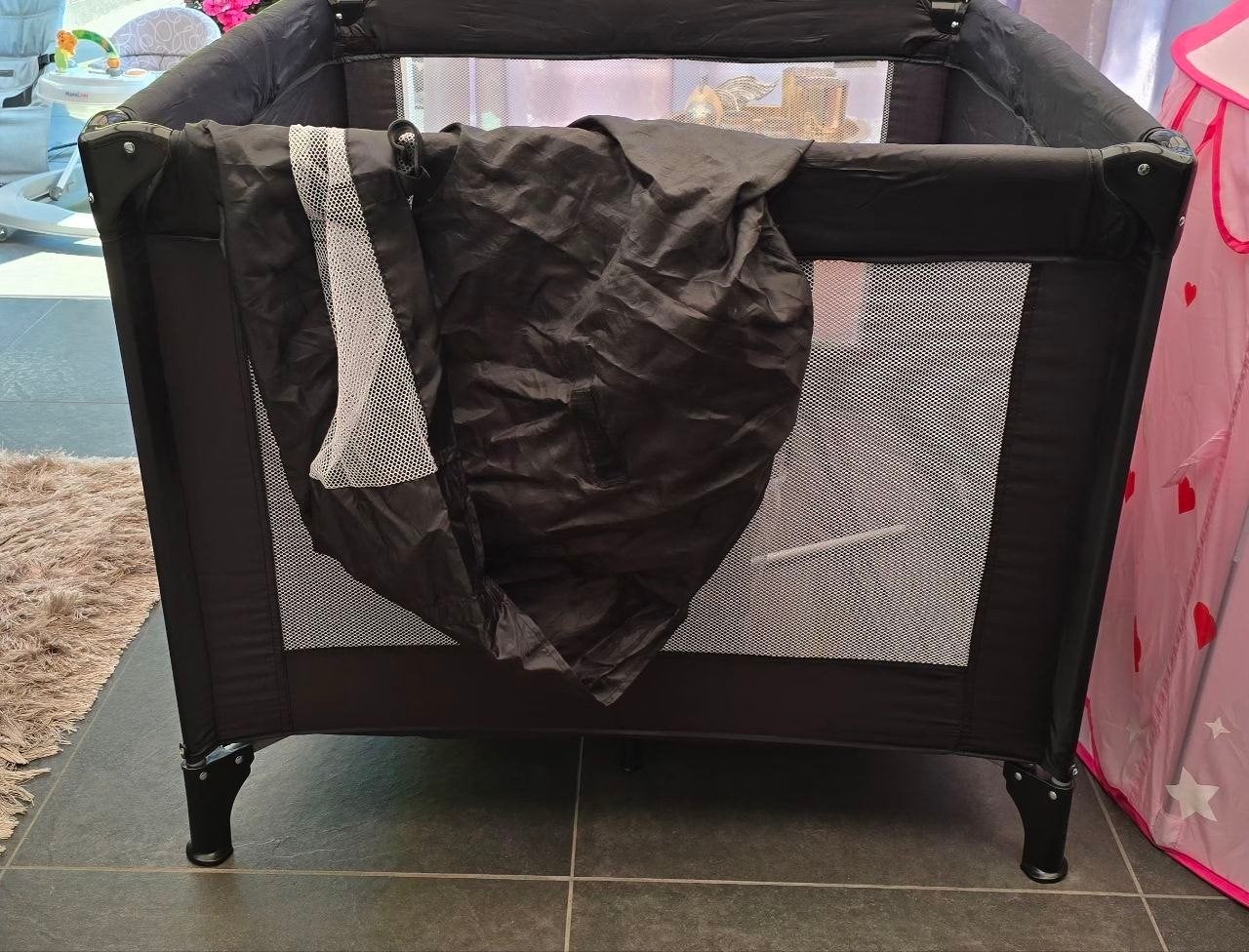 Mooie inklapbare box/bedje met bodemverhoger, Kinderen en Baby's, Boxen, Ophalen, Zo goed als nieuw, Rechthoekig, In hoogte verstelbaar