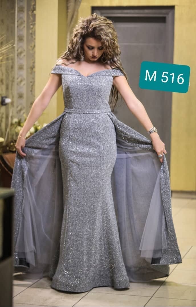 Prachtige zilverkleurige avondjurk met glitter en sleep, Kleding | Dames, Nieuw, Onbekend, Ophalen, Maat 38/40 (M)