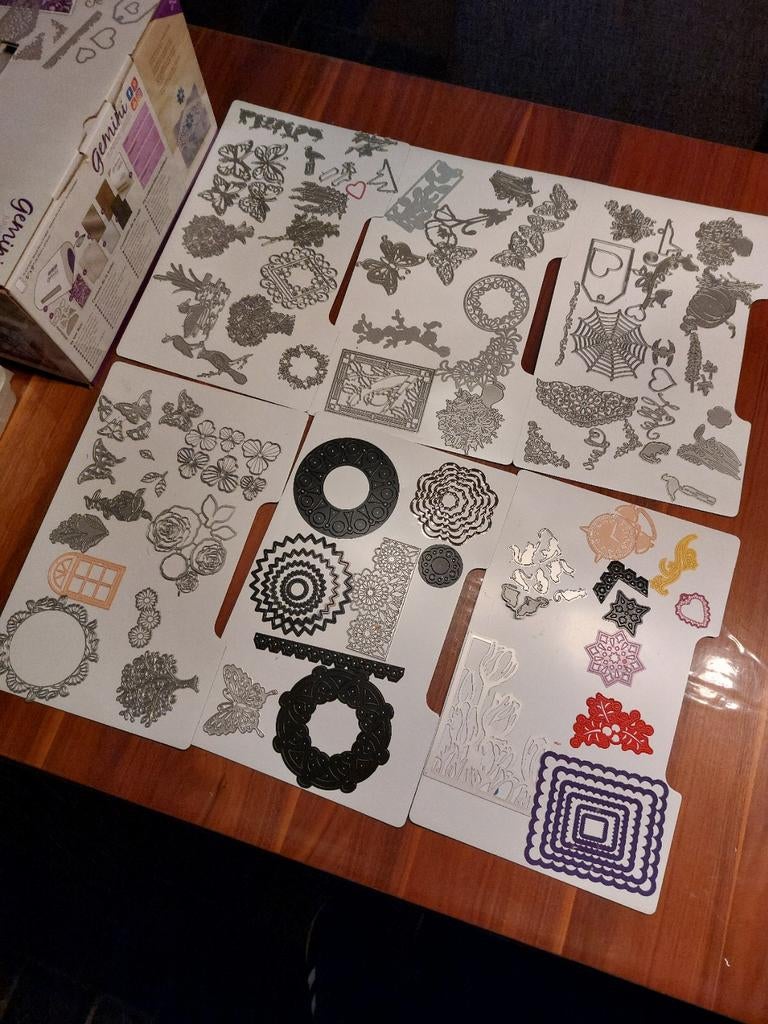 Stans en embossing malletjes., Ophalen of Verzenden, Zo goed als nieuw, Overige thema's, Pons of Mal