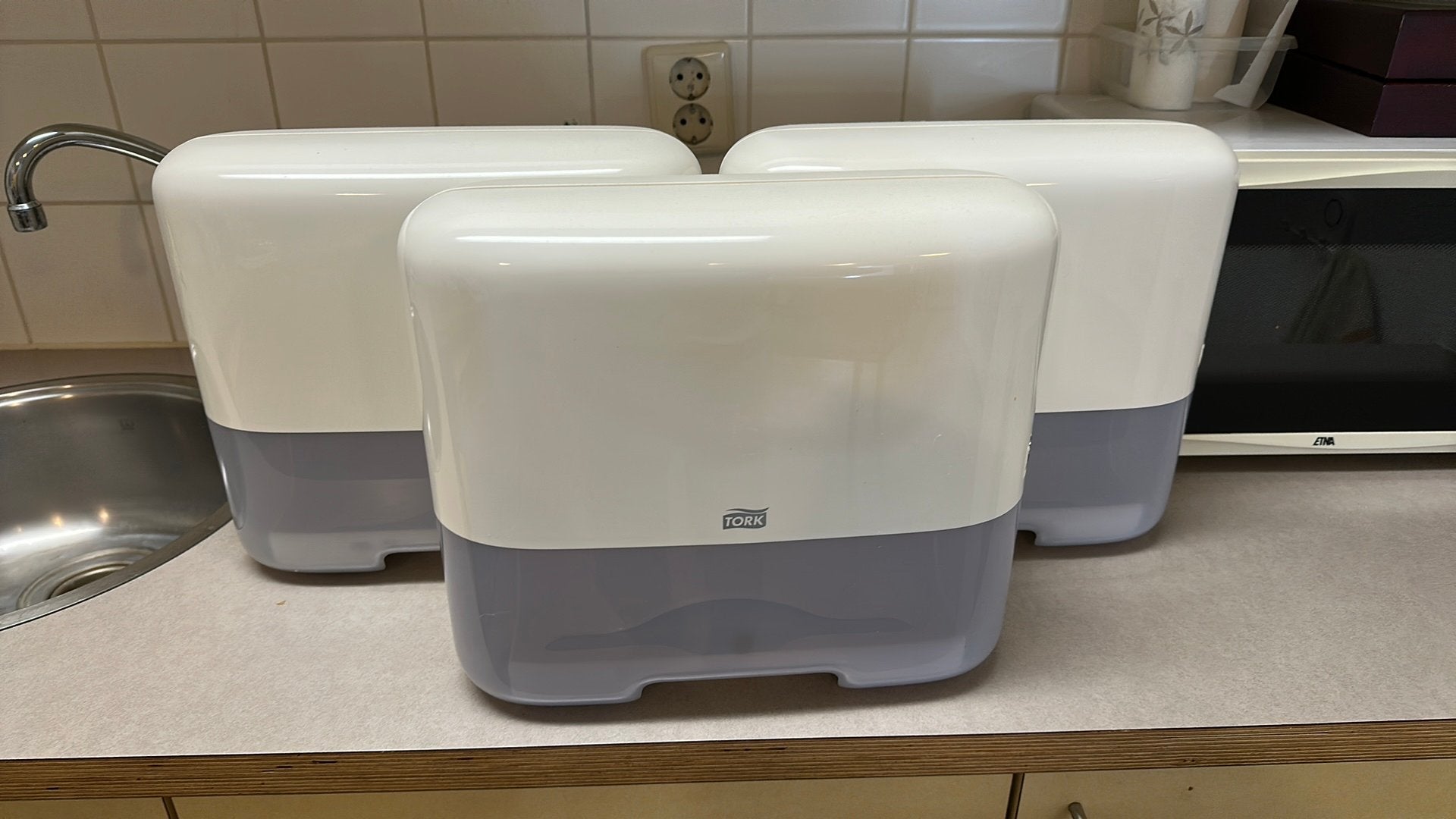 tork dispenser voor papieren handdoekjes, Ophalen, Zo goed als nieuw, Handdoek