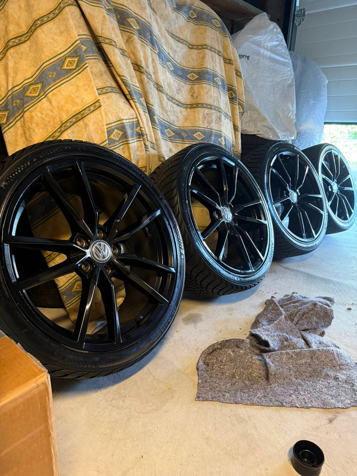 Vw pretoria velgen 19 inch met winterbanden Origineel!, Auto-onderdelen, Banden en Velgen, 19 inch, Banden en Velgen, 235 mm, Winterbanden