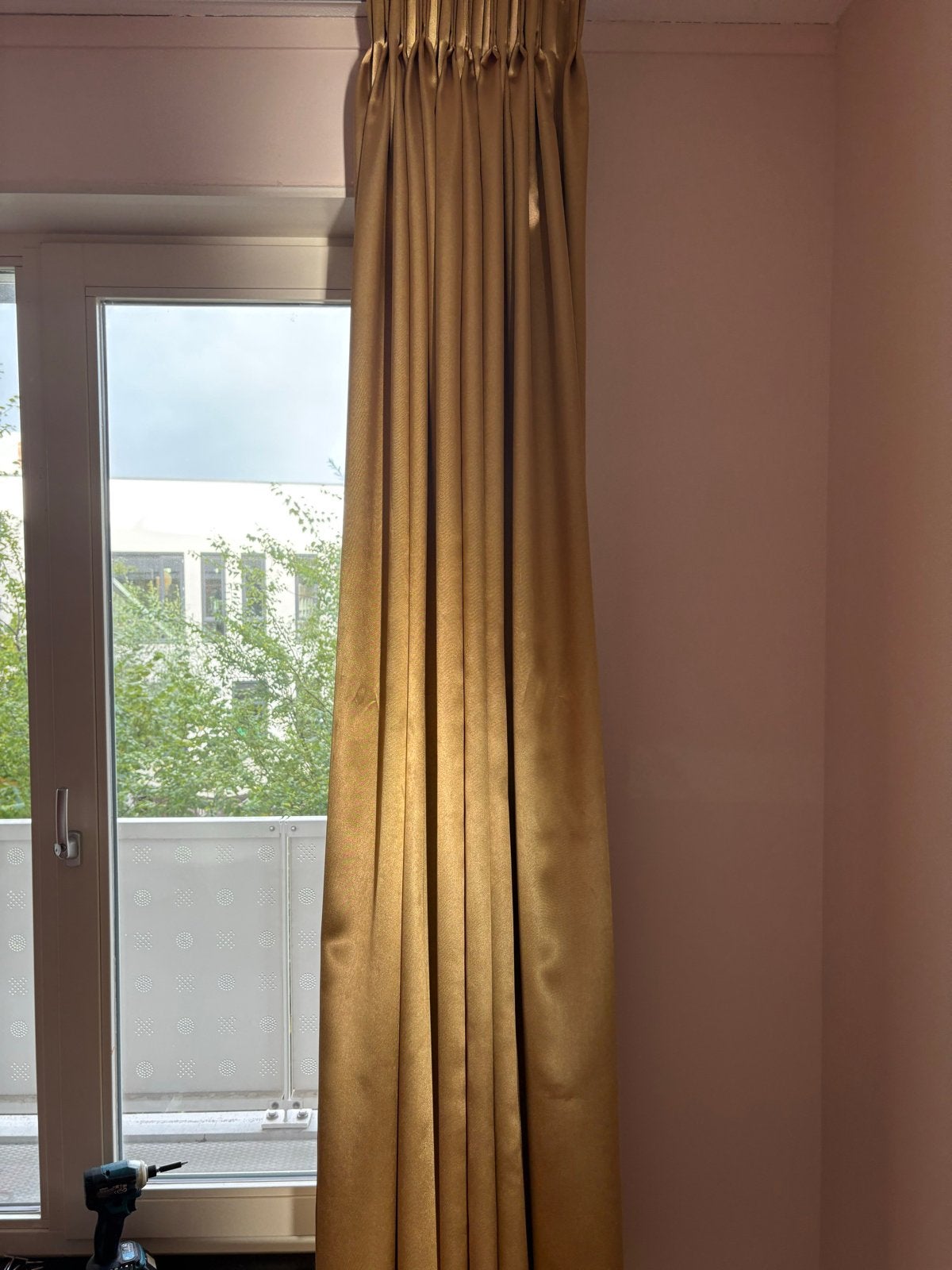 6 gouden gordijnen met plooien - 260x140 cm, Ophalen, Plooiafwerking, Gebruikt, Gordijn