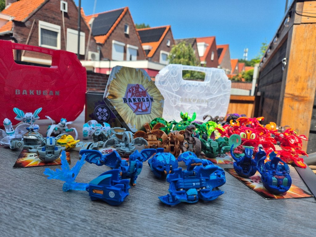 Grote collectie Bakugan, Ophalen, Zo goed als nieuw