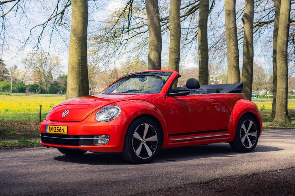 Volkswagen Beetle Cabriolet 1.2 TSI Club 2015, Auto's, Volkswagen, Voorwielaandrijving, Stof, 4 stoelen, Handgeschakeld