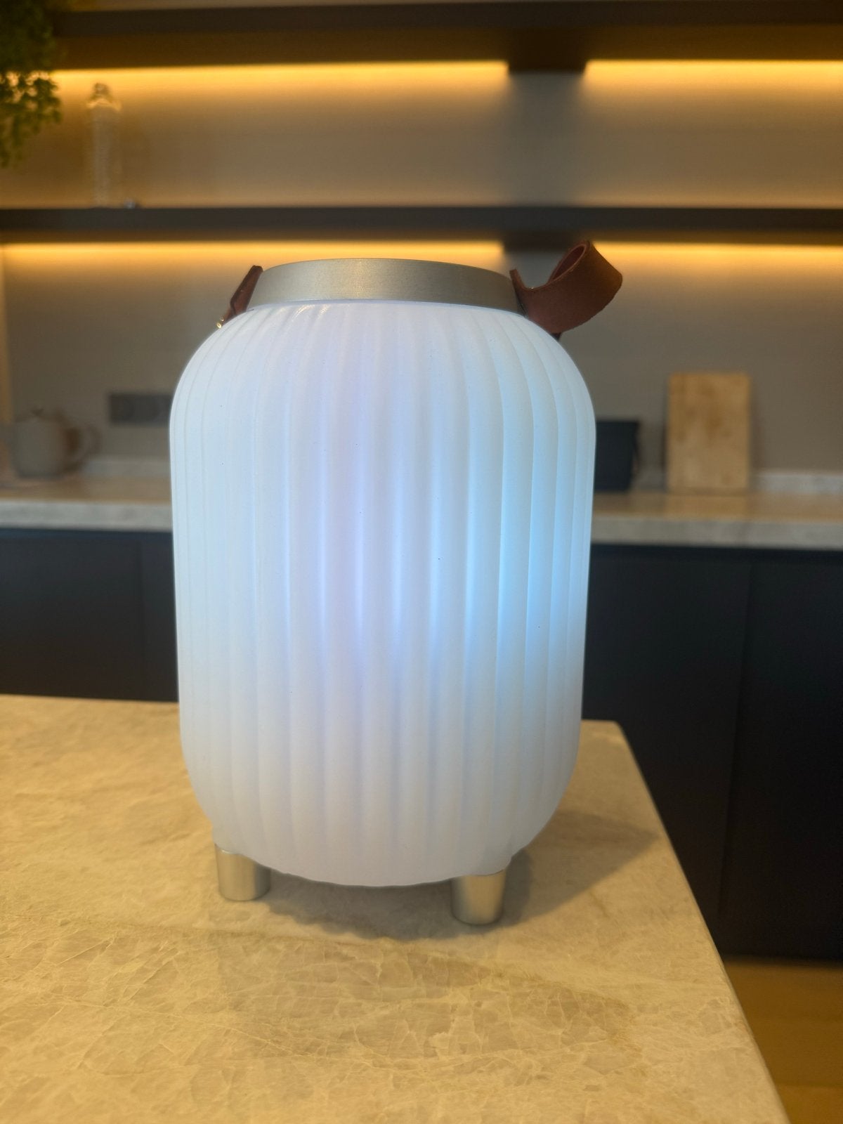 Bluetooth speaker Nikki Amsterdam met Sfeervolle Verlichting, Zo goed als nieuw, Draagbare speaker, USB-aansluiting, Minder dan 60 watt