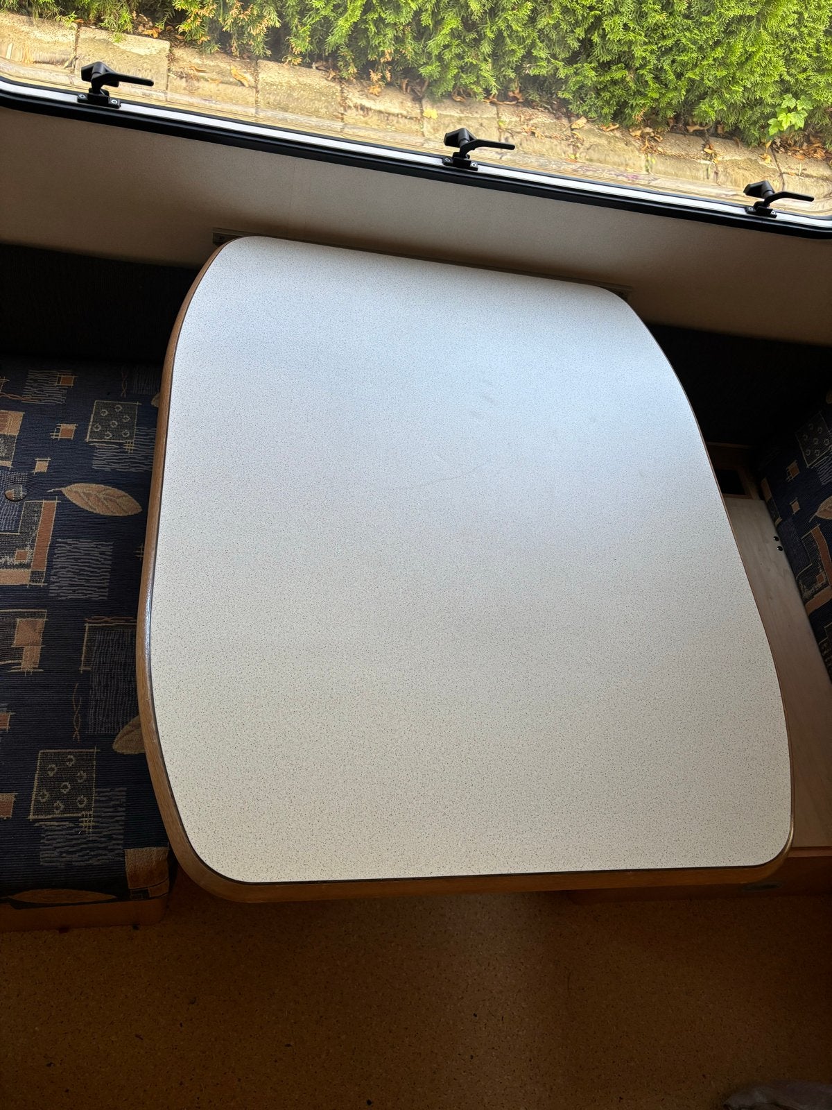 Tafel rondzit Chateau / Home-Car 90x75cm, Ophalen, Gebruikt