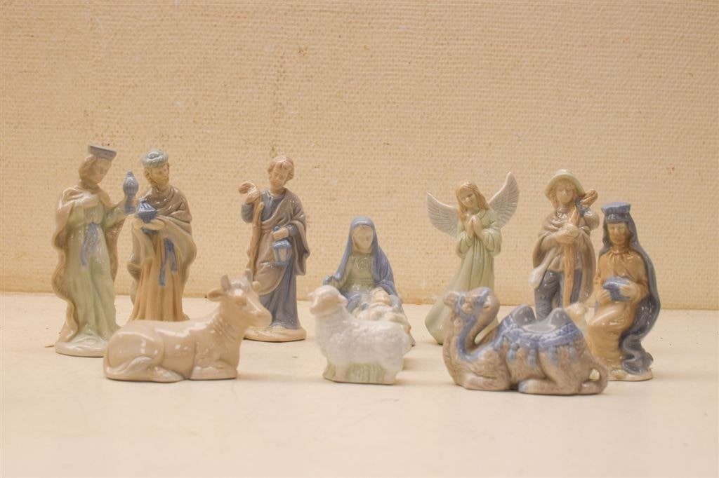 11 stuks Vintage porseleinen kerststal figuren 48320