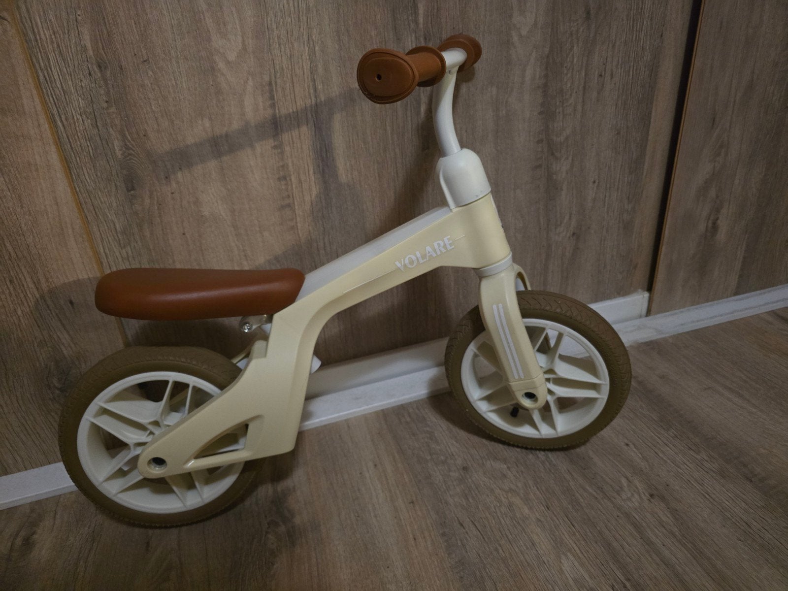 Volare loopfiets - Crème/bruin - Zo goed als nieuw, Ophalen, Zo goed als nieuw, Minder dan 16 inch