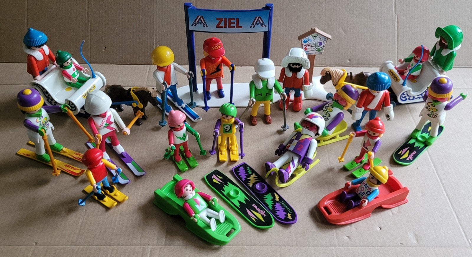 Playmobil winter met sleeën,  skiërs, arreslee, Kinderen en Baby's, Ophalen of Verzenden, Gebruikt