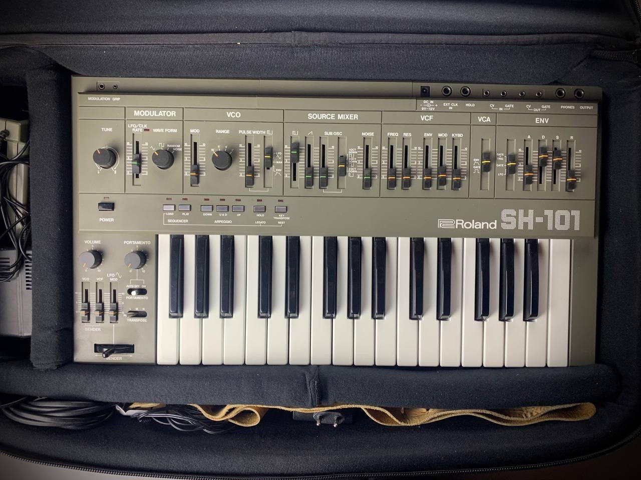 Roland SH-101, Muziek en Instrumenten, Accordeons, Ophalen of Verzenden, Zo goed als nieuw, 120-bas, Overige merken