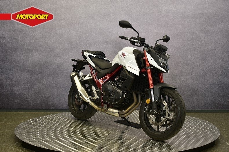 Honda CB 750 HORNET (bj 2023), Info@motoportwormerveer.nl, Honda Motor Europe, Bedrijf, Crystal Bldng B-Unit B11.2 Rivium Blv200
2909 LK  Capelle aan den IJsel, NL